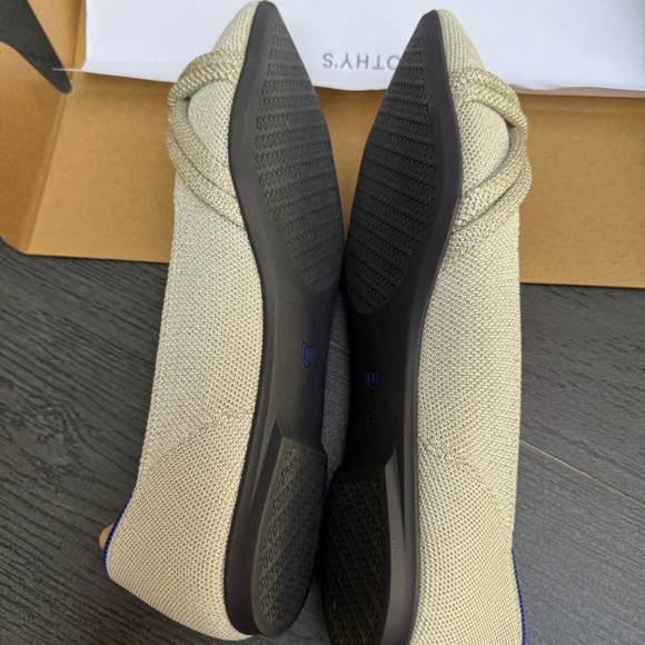 Rothy's The Knot Point ii, Size 8, Color Conch - Picture 2 of 8